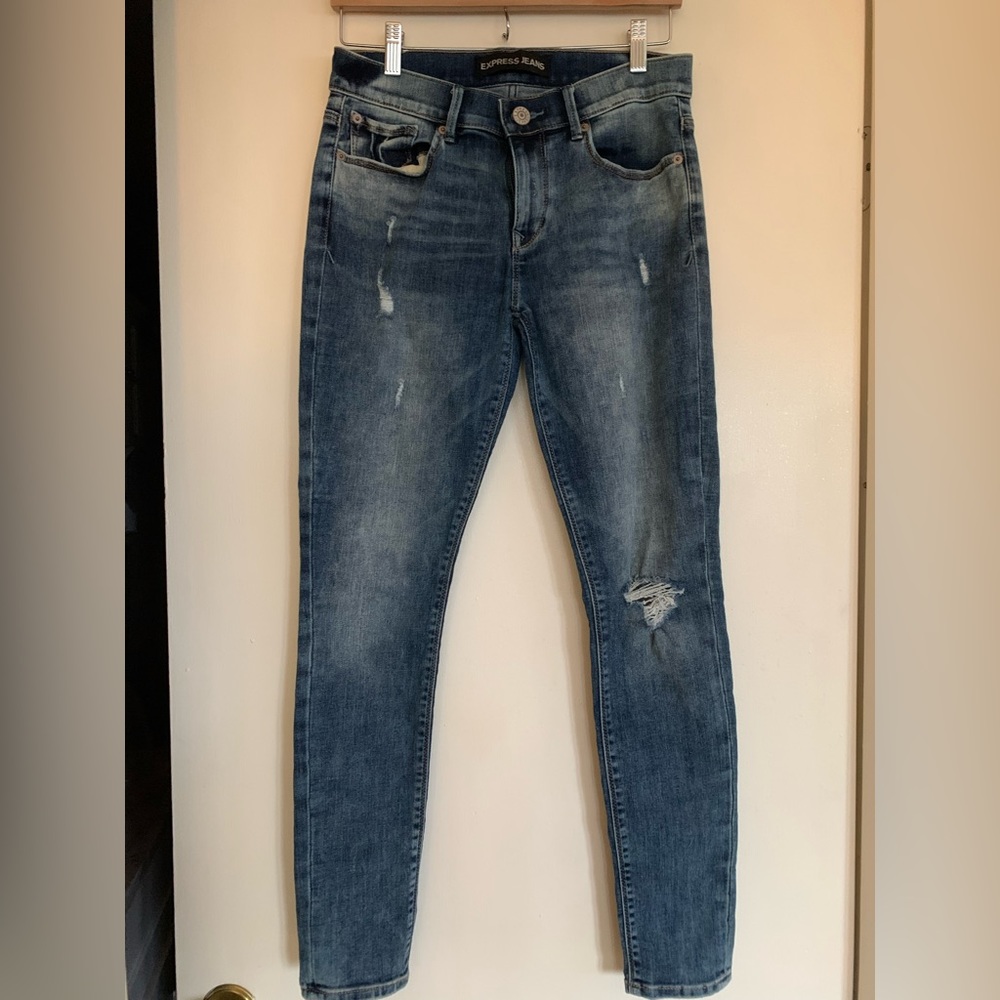 Express ladies distressed jeans, size 6R